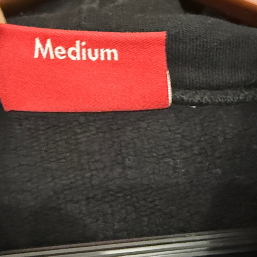 Supreme Classic Black Hoodie - Picture 7 of 8